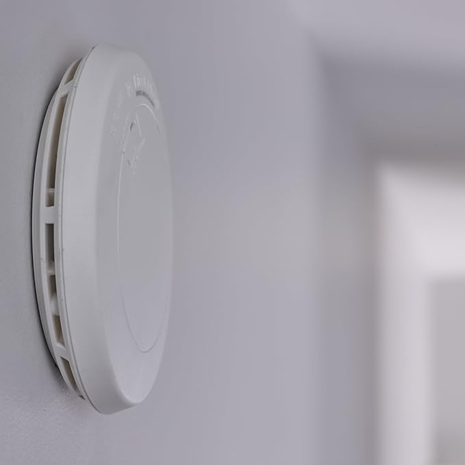 First Alert Slim Photoelectric Smoke Alarm - Image 5